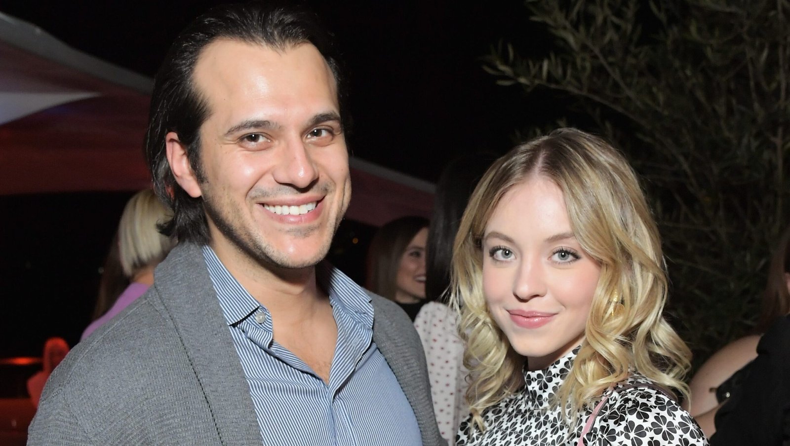 ¿Quién está saliendo Sydney Sweeney? Conoce a su prometido Jonathan Davino y ex novio