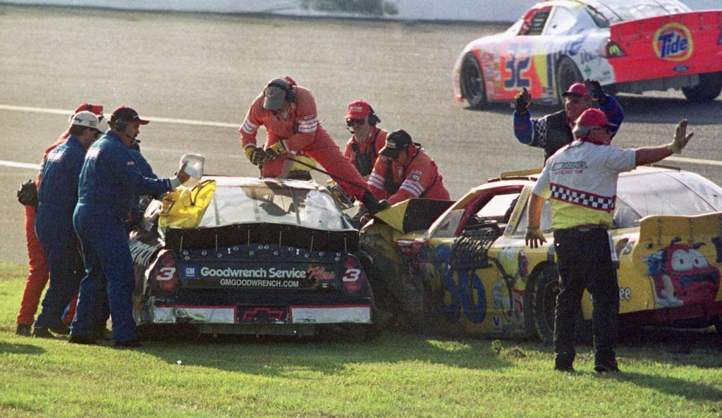 Hoy en Historia: 18 de febrero, Dale Earnhardt Sr. muere en Crash Daytona