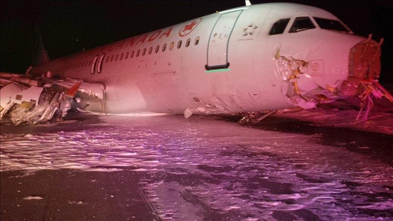 Accidente Aéreo en Toronto: Avión de Delta Airlines Vuelca Durante Aterrizaje y Deja Múltiples Heridos #nombre