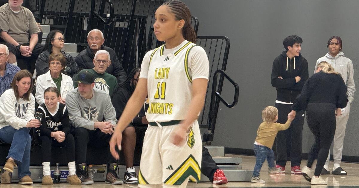 Resumen deportivo de preparación: No. 1 Ontario Christian Routs Sage Hill en Open Division Baloncesto femenino