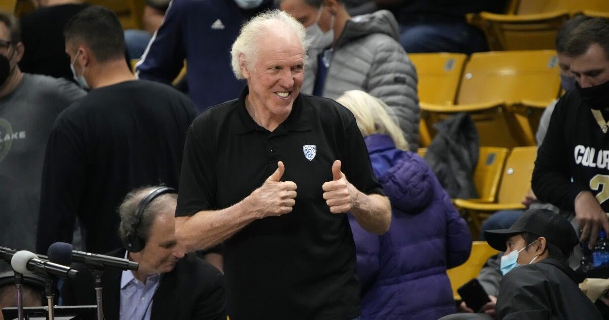 Mucho después de que dominó por sus amados Bruins, Bill Walton nunca dejó de hacer que UCLA se sintiera especial