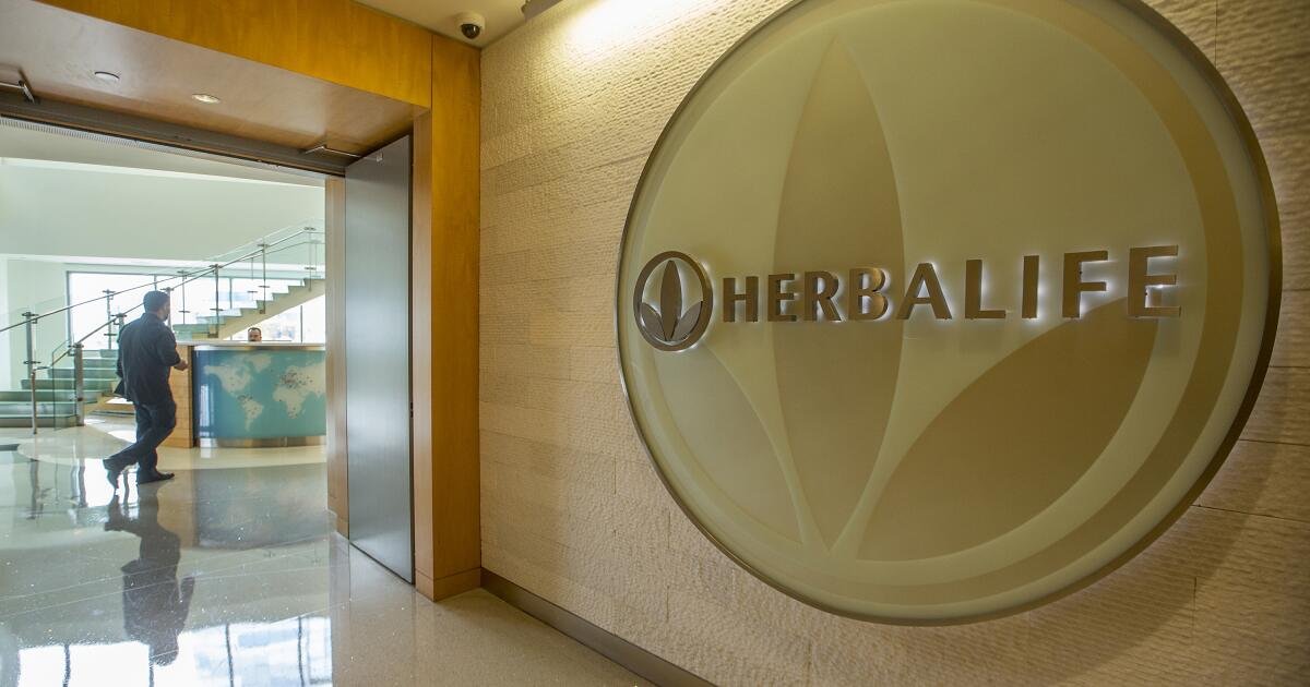 Herbalife nombra al nuevo CEO para dirigir la compañía de nutrición de Los Ángeles mientras trabaja para pasar por parte de las controversias