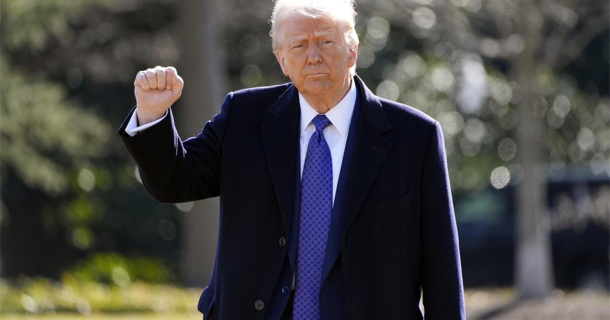 Los funcionarios de California detallan la financiación de Trump congelado 'caos', advierten que otro podría paralizar el estado