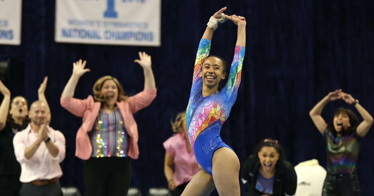 La estudiante de primer año Mika Webster-Longin brilla en la gimnasia de UCLA ganó sobre Penn State