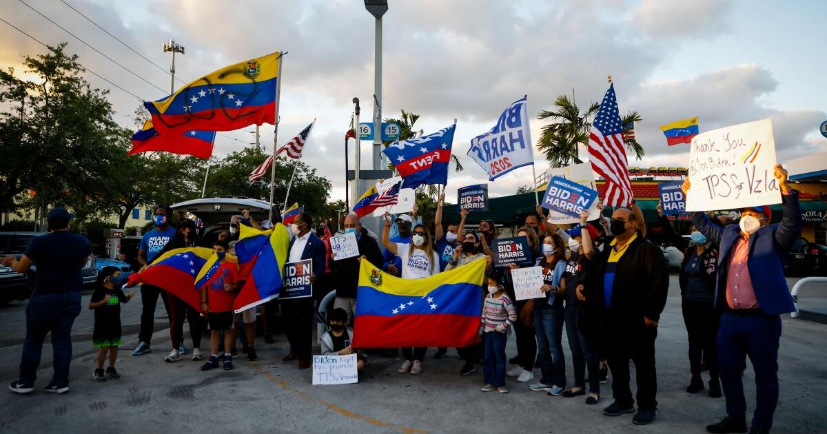 Los venezolanos demandan a la administración Trump por poner fin a las protecciones legales temporales