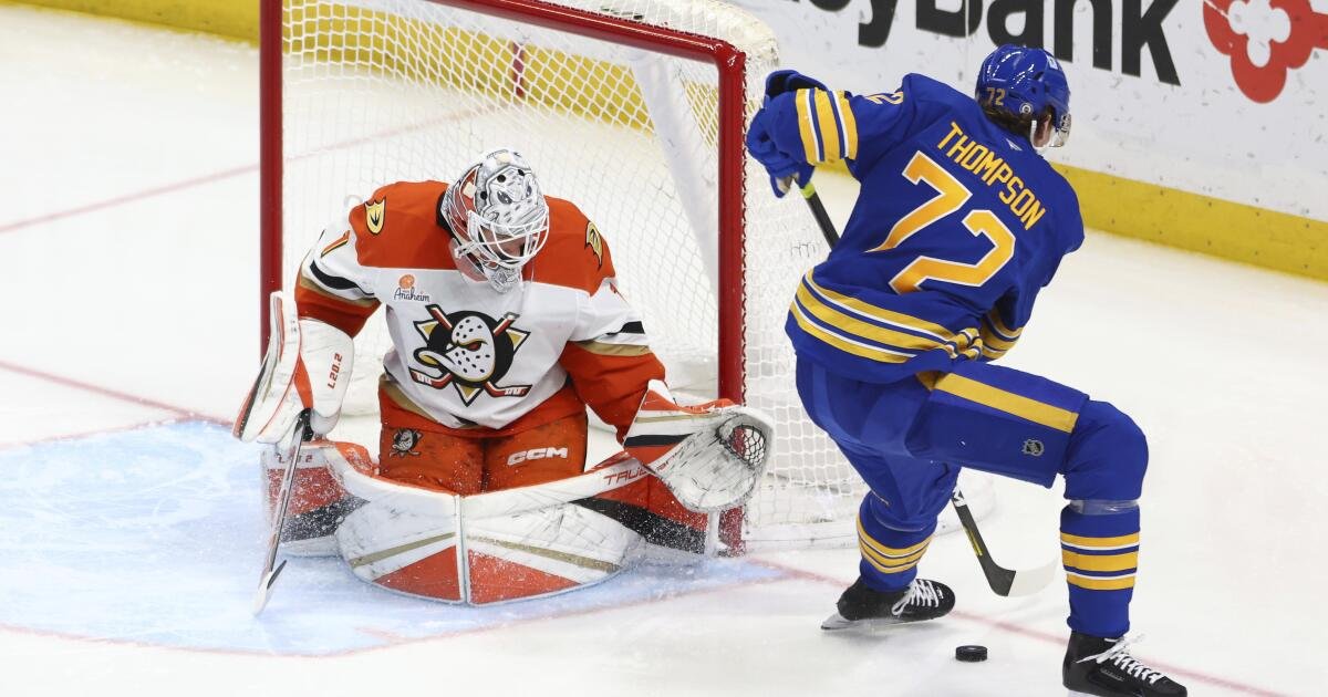 Henri Jokiharju ayuda a Buffalo Rally más allá de los patos