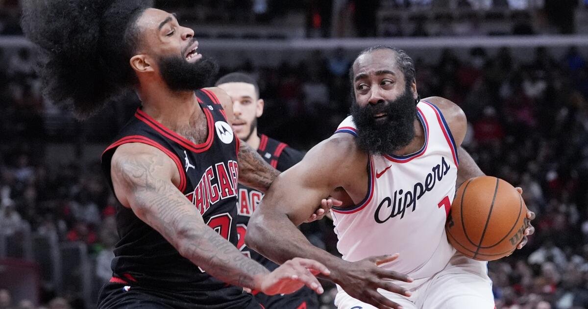 Kawhi Leonard regresa cuando los Clippers terminan el patín de tres juegos con la victoria sobre los toros