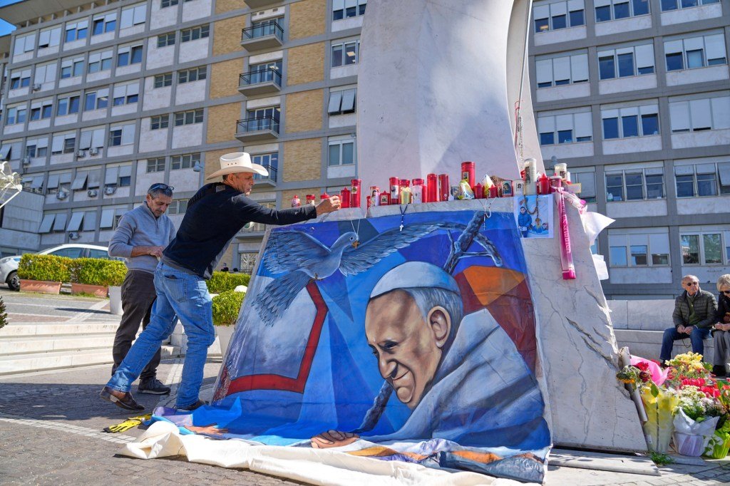 El Papa ha aumentado su fisioterapia y marcó el comienzo de la Cuaresma en el hospital