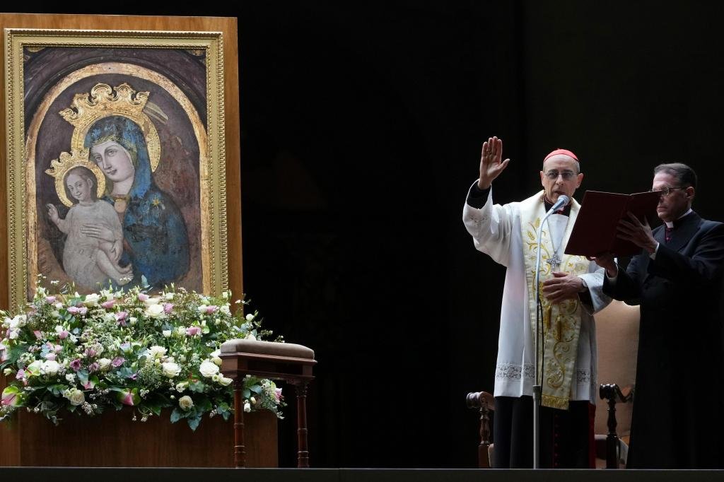 Papa Francis Estable un día después de la crisis respiratoria, pasó 'largos períodos' de ventilador no invasivo