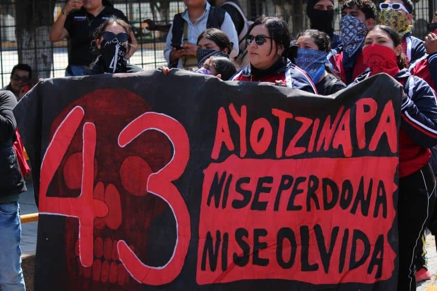 Sheinbaum crea una nueva comisión de ayotzinapa