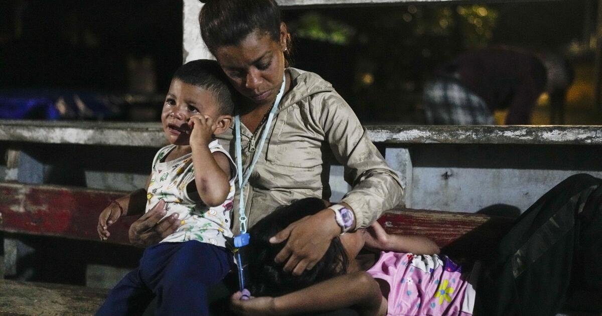 Panamá y Costa Rica se convierten en un ‘agujero negro’ para migrantes y deportados de nosotros, advierten los observadores