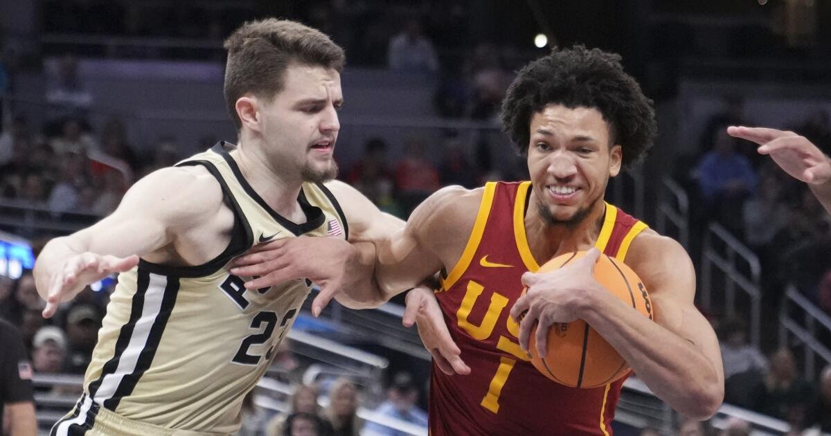 La oferta molesta de USC se encuentra frustrantemente corta en la derrota de la temporada ante Purdue