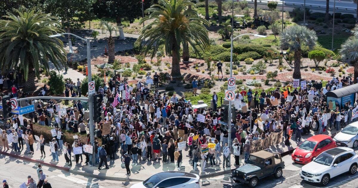 '¿Qué haría Albert?': Científicos de UCLA, la protesta de la USC, la política de Trump cambia