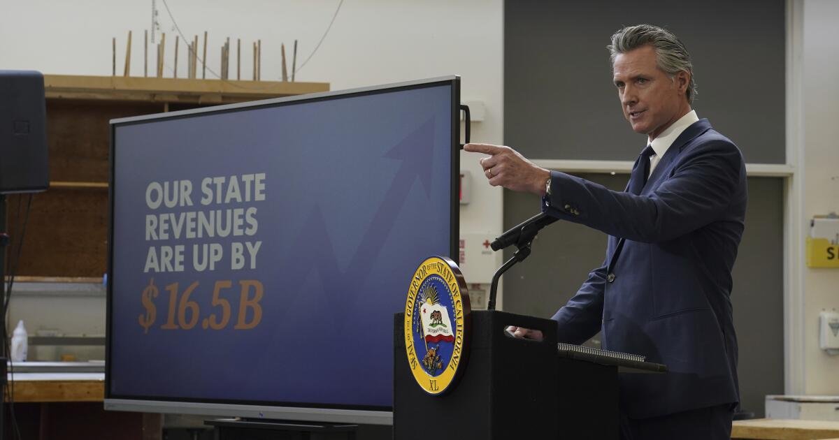 El dilema de Newsom después de proporcionar medi-Cal a inmigrantes indocumentados