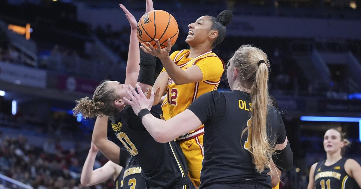 Las mujeres de la USC avanzan al juego por el título de Big Ten con un fuerte final en victoria sobre Michigan