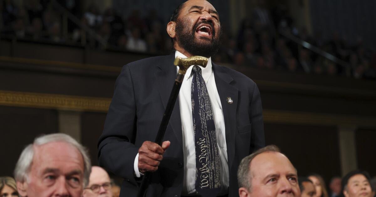 Decorum golpea nuevos mínimos durante el discurso de Trump al Congreso en una señal de la polarización de la nación