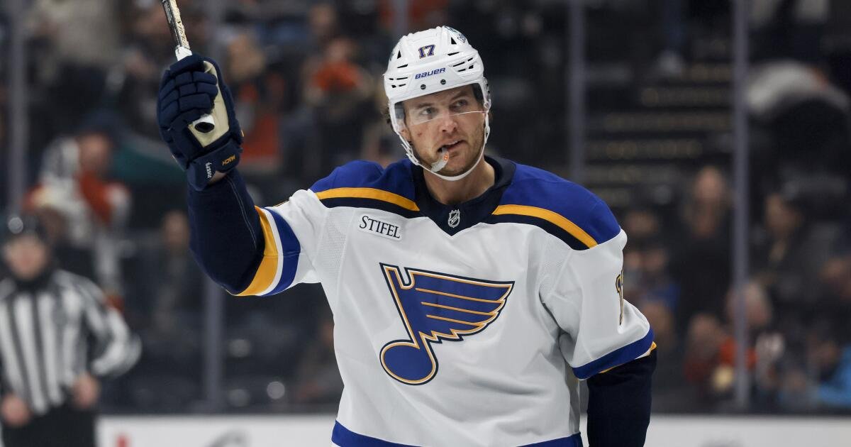 Cam Fowler regresa al Honda Center en derrota de Ducks ante St. Louis Blues