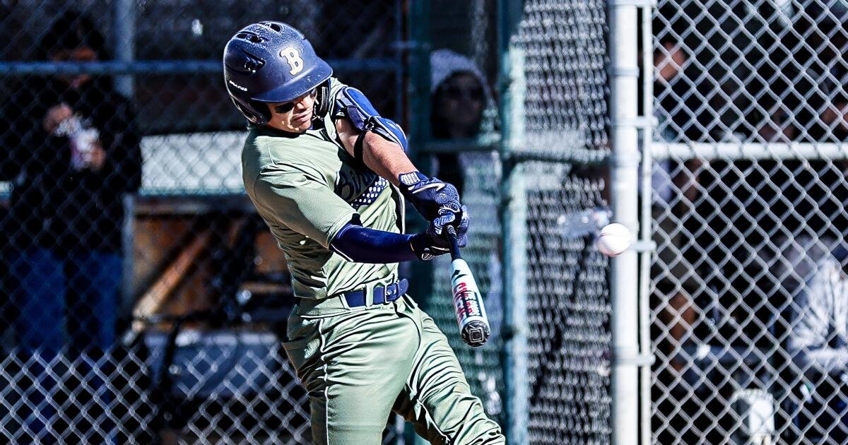 Preparación de béisbol/redondeo de softbol: Birmingham abre el juego de la liga de West Valley con Win