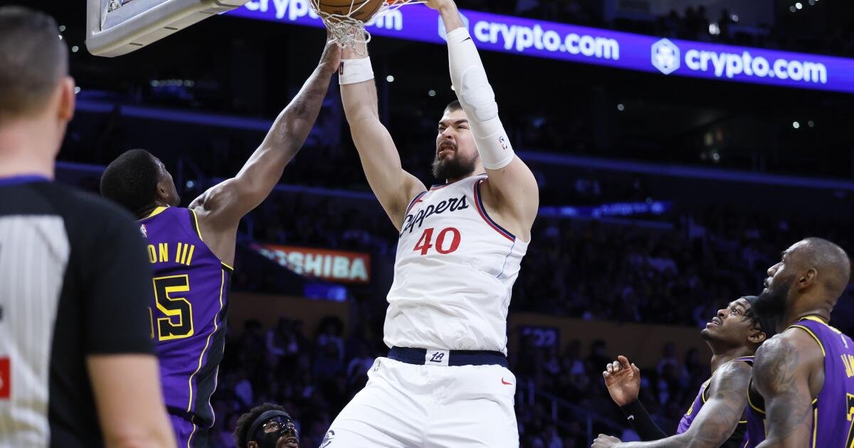 Clippers, a la mano corta y esforzándose por permanecer en la posición de playoffs, perder una cerca de los Lakers