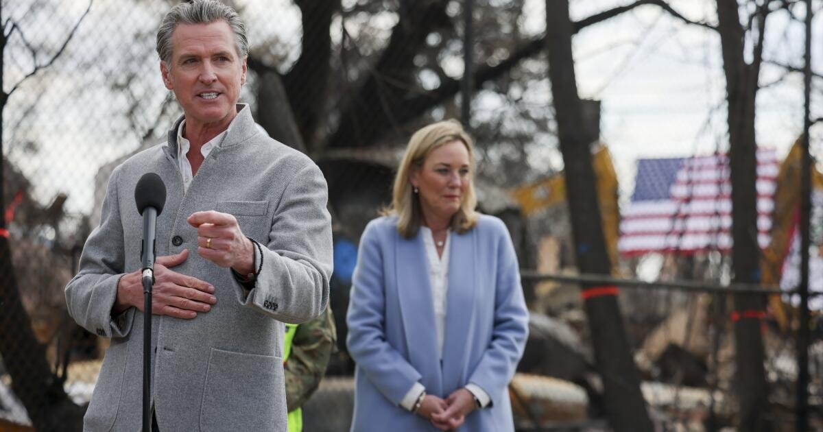 Newsom suspende las leyes ambientales históricas para acelerar los esfuerzos de prevención de incendios forestales