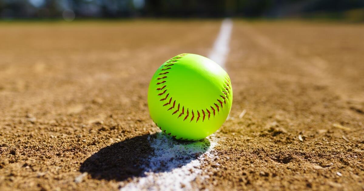 Puntajes de béisbol y softbol de la escuela secundaria del lunes