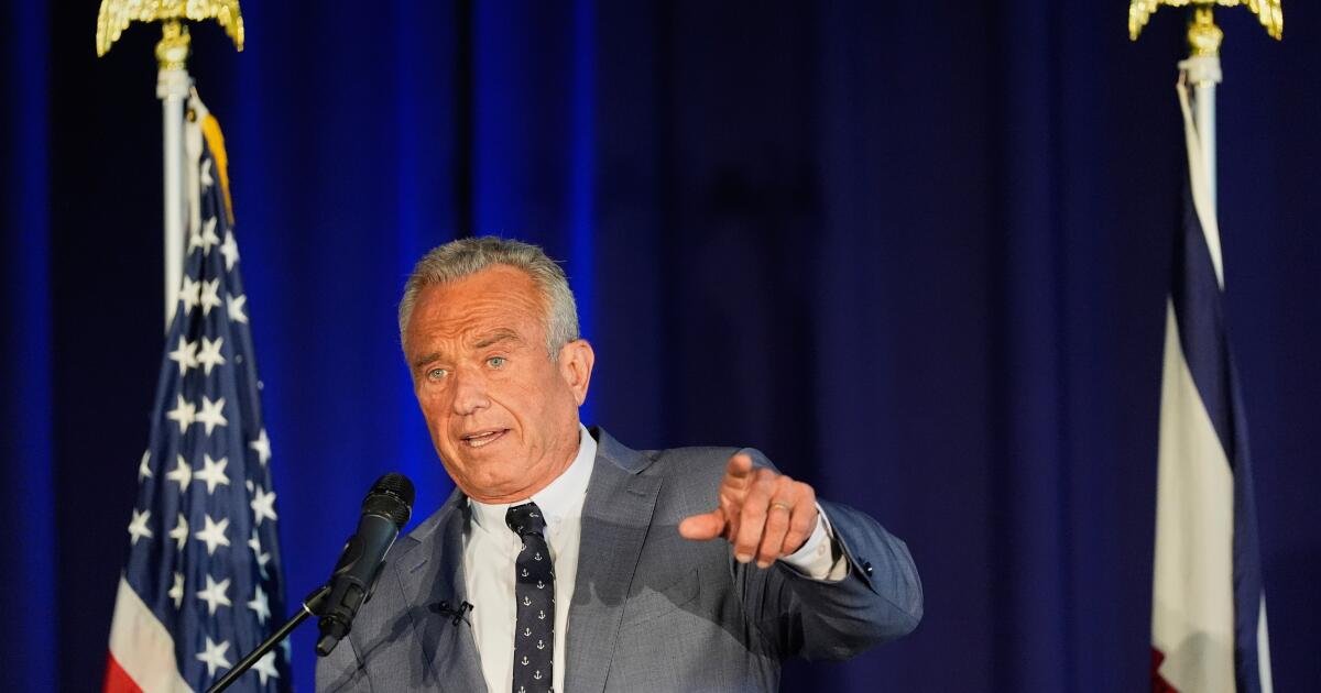 RFK Jr. anuncia un plan para prohibir ciertos tintes de alimentos, siguiendo el ejemplo de California