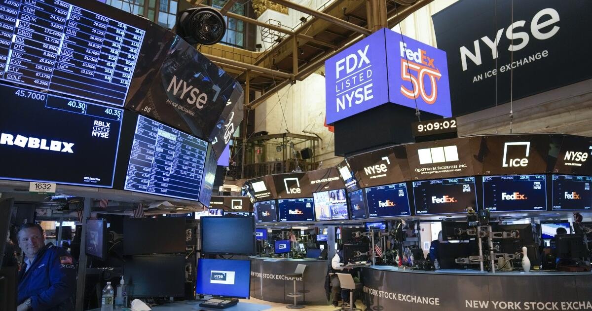 Wall Street se levanta en otro día nervioso antes del anuncio de tarifa de Trump