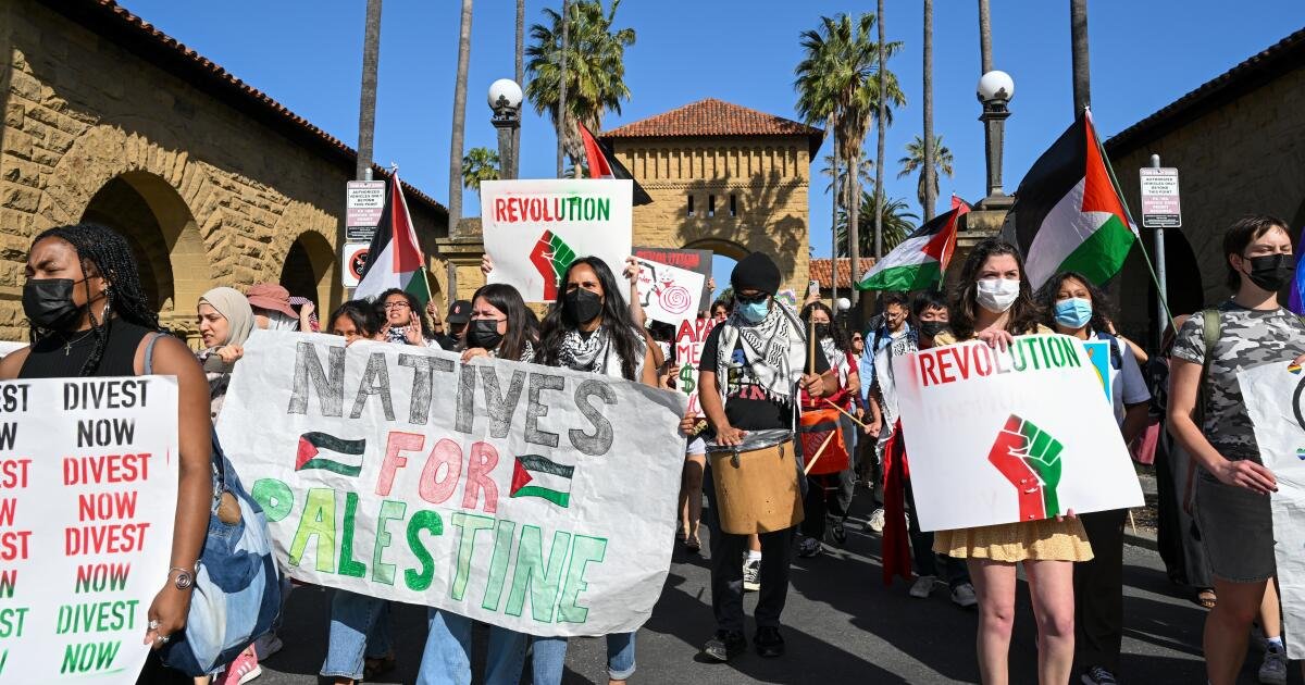 ¿CARACIONES DEL DISTRIO PARA ESTUDIANTES PALESTINIOS DE STANFORD? Trump amará esto