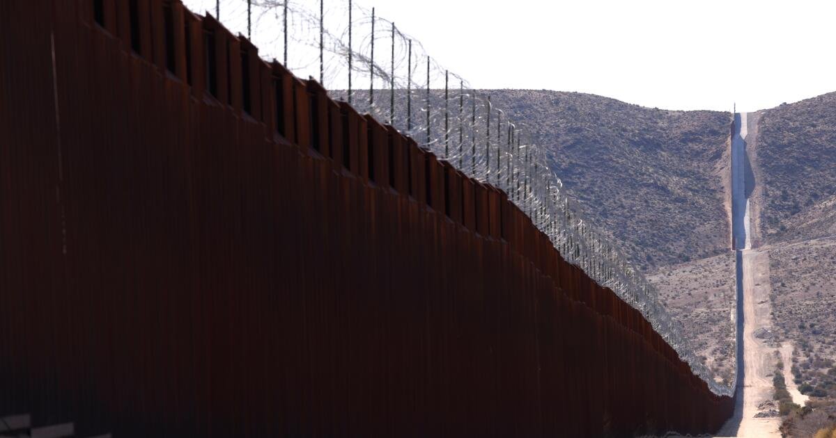 La administración Trump acelerará la construcción de la pared fronteriza de California-México