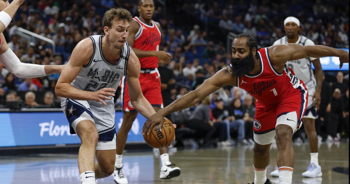 Kawhi Leonard y Norman Powell llevan a Clippers a ganar sobre la magia
