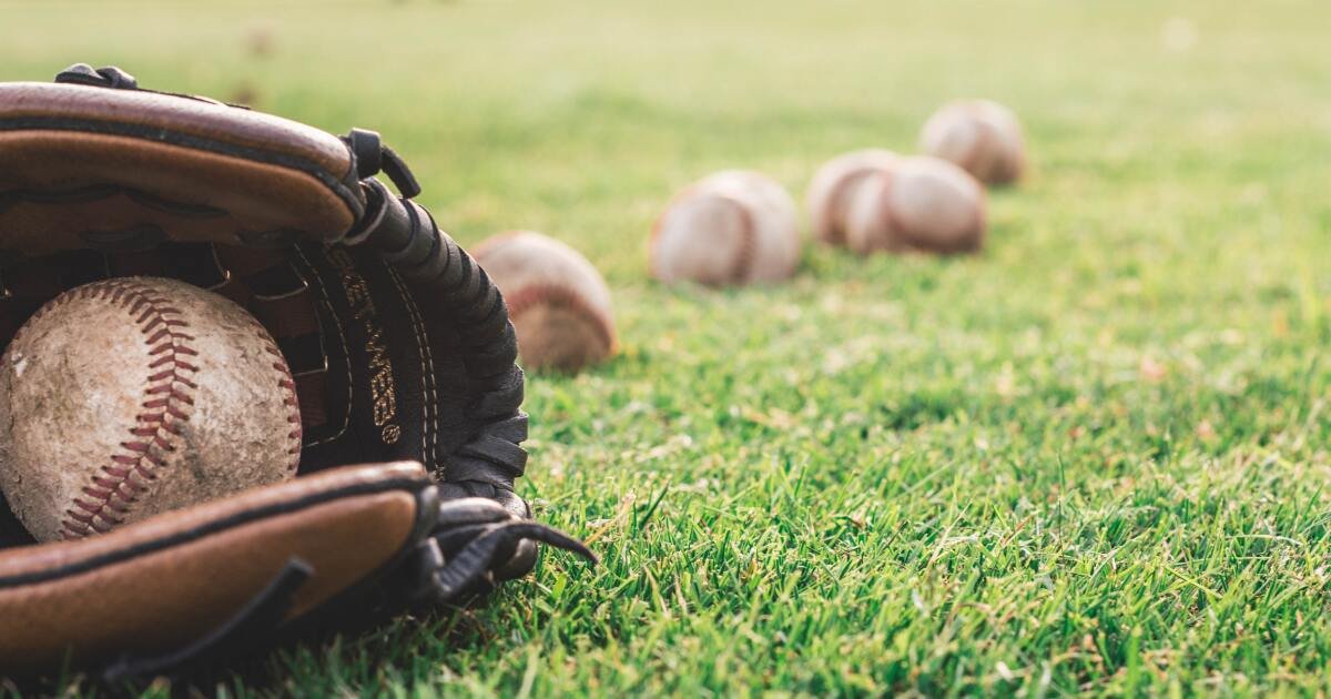 Puntajes de béisbol y softbol de la escuela secundaria del viernes