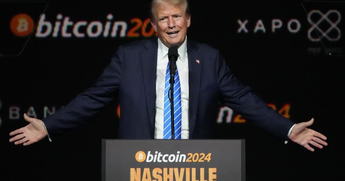 Trump Media está buscando vender fondos de inversión, planteando preguntas de ética