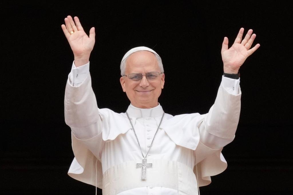 El Papa Leo XIV llama a la paz en Ucrania y Gaza en la bendición simbólicamente rica en el Día de la Madre