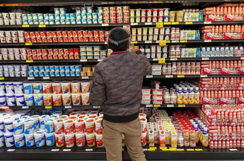La inflación prueba la estrategia de flexibilización monetaria de México a medida que los precios aumentan en mayo