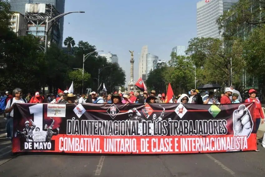 Miles de la marcha para una semana laboral de 40 horas en el Día Internacional de los Trabajadores