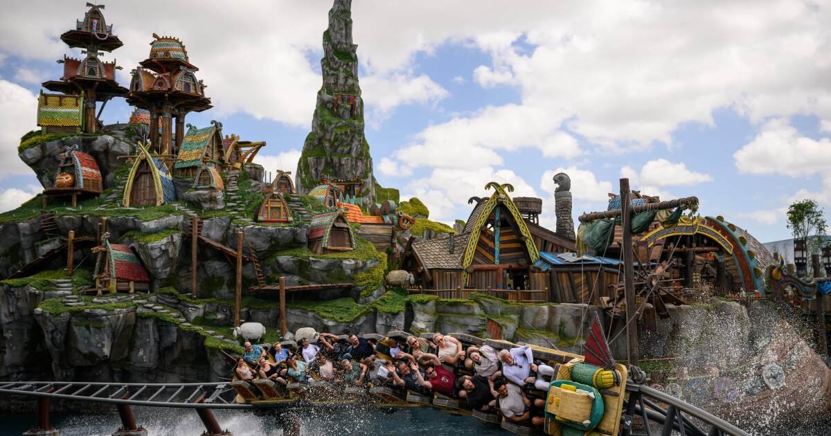 Es Universal vs. Disney en una épica 'pelea de premios' para el dominio del parque temático en Florida