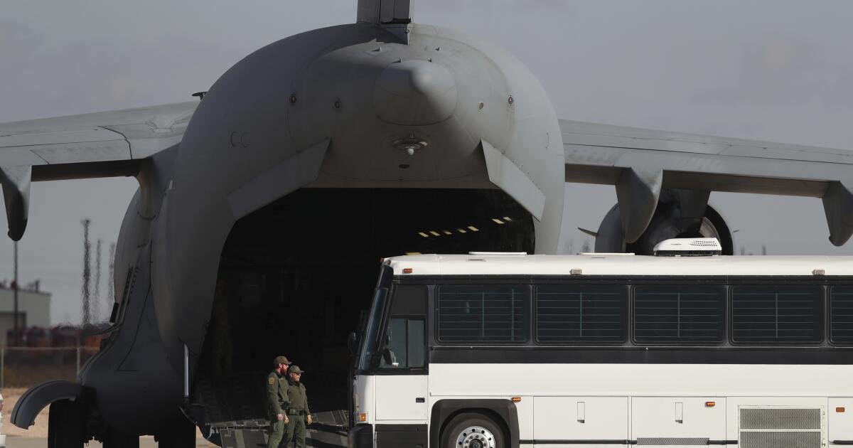 Un juez federal ordena a la administración Trump que devuelva a un guatemalteco deportado a México