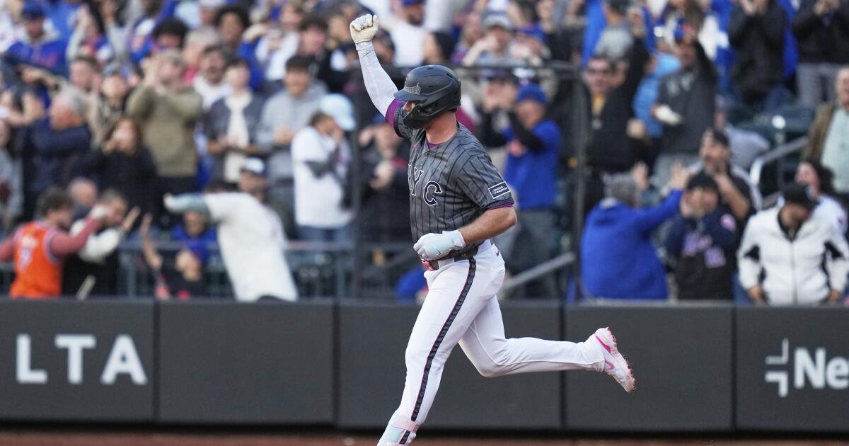Ofensiva deslucida, mala defensa cuestan a los Dodgers en pérdida a los Mets