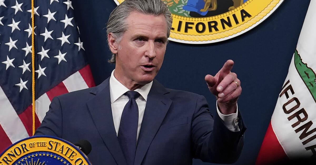 Newsom lanza el apoyo detrás de las propuestas de vivienda para facilitar la construcción y la reforma de los permisos de permisos