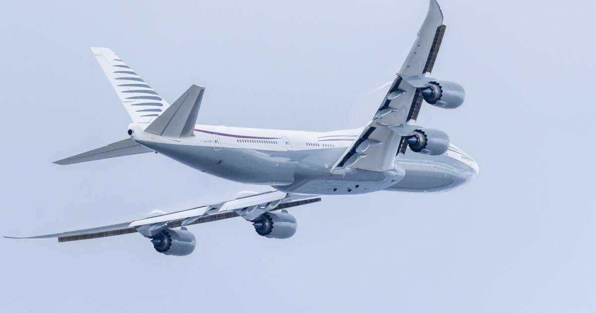 Trump aceptando a Jetliner de lujo de Qatar da alarma en ambos lados del pasillo político