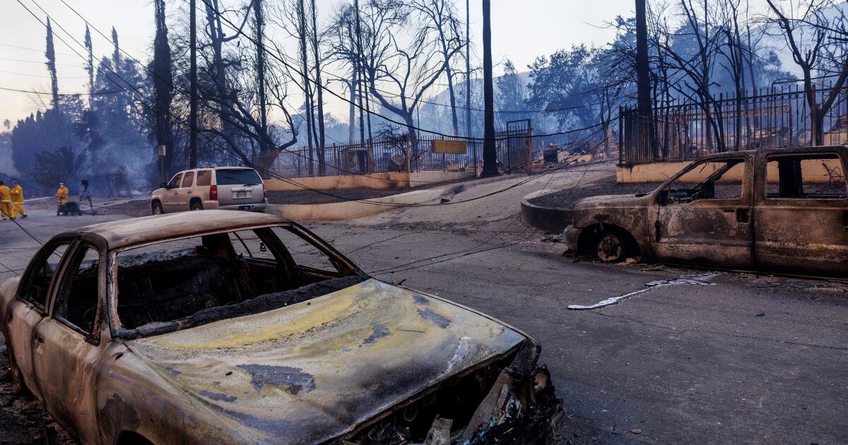 La caminata de tarifas propuesta de Edison Angers La Wildfire Survivors