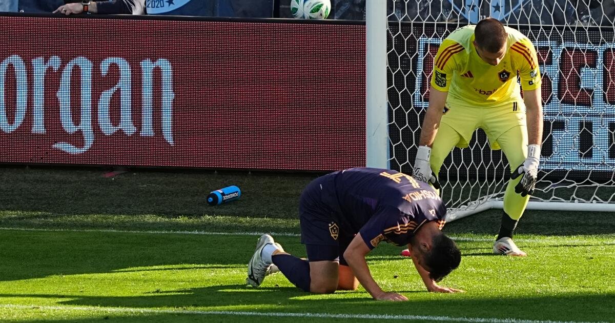 ¿Están maldecidos la galaxia? Por qué las cosas van tan mal para los campeones defensores sin victorias