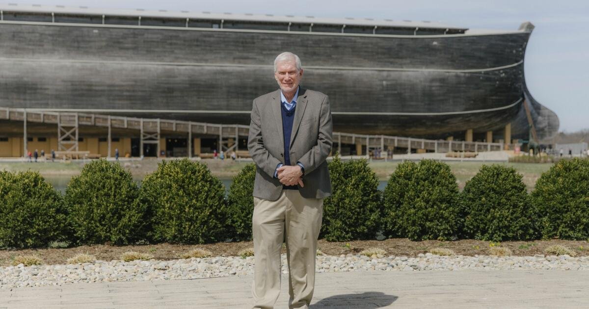 Un siglo después del juicio de los ámbitos, el creacionismo persiste. Un proponente en Kentucky construyó un arca gigante