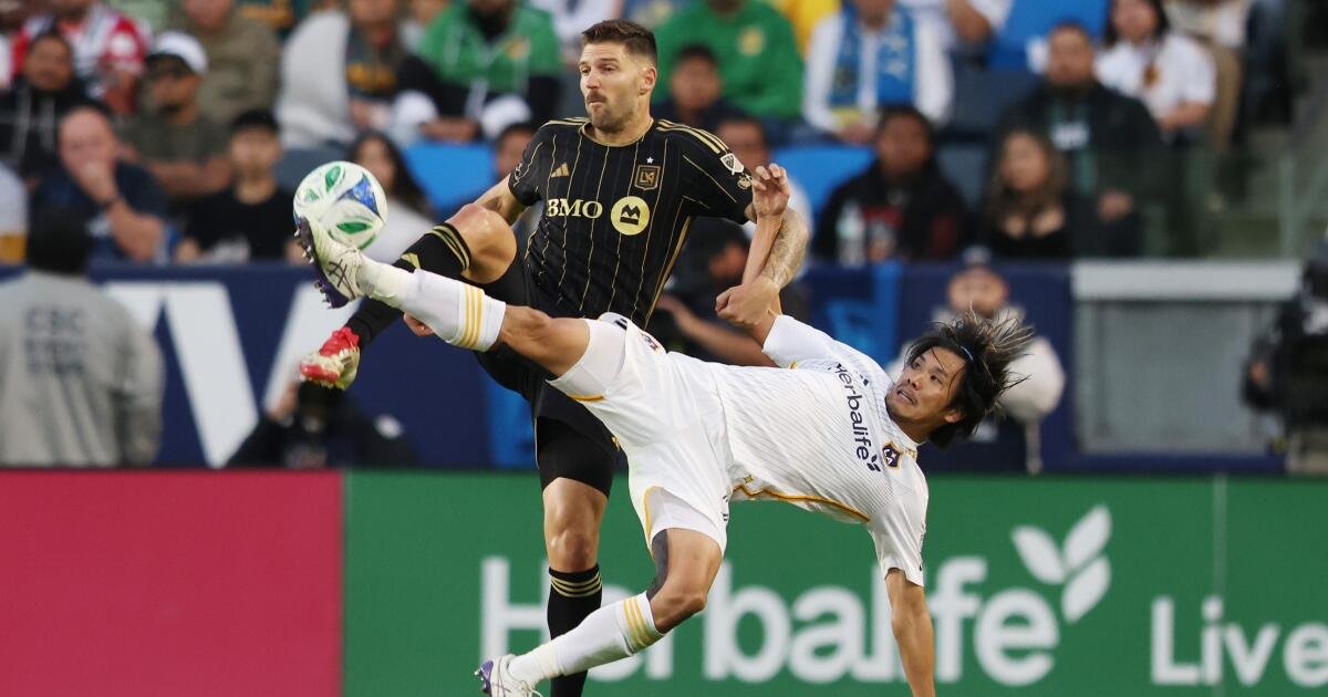 Galaxy Score Late, pero no puedo terminar su racha sin victorias récord en el sorteo con el rival LAFC