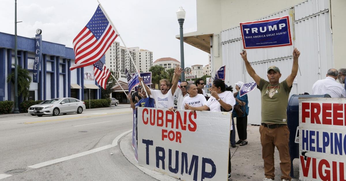 Trump marca a sus oponentes como 'comunistas', conmoviendo una historia estadounidense de miedo