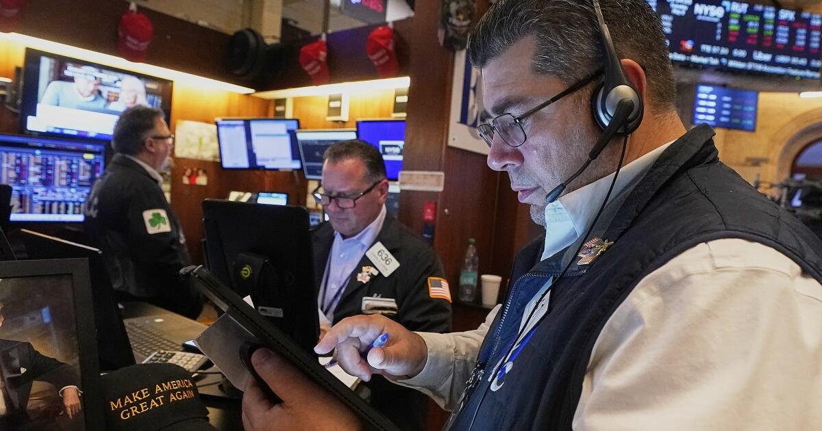 Las acciones estadounidenses se hunden nuevamente a medida que más empresas detallan el daño que están recibiendo debido a la guerra comercial de Trump