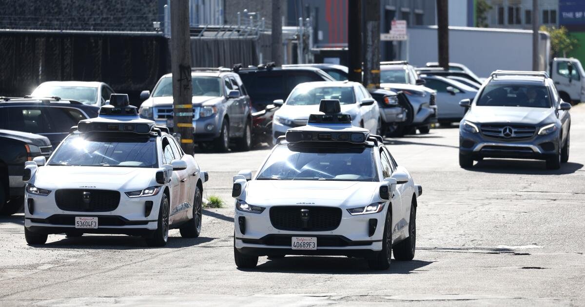 Waymo recuerda más de 1,200 vehículos automatizados después de accidentes menores