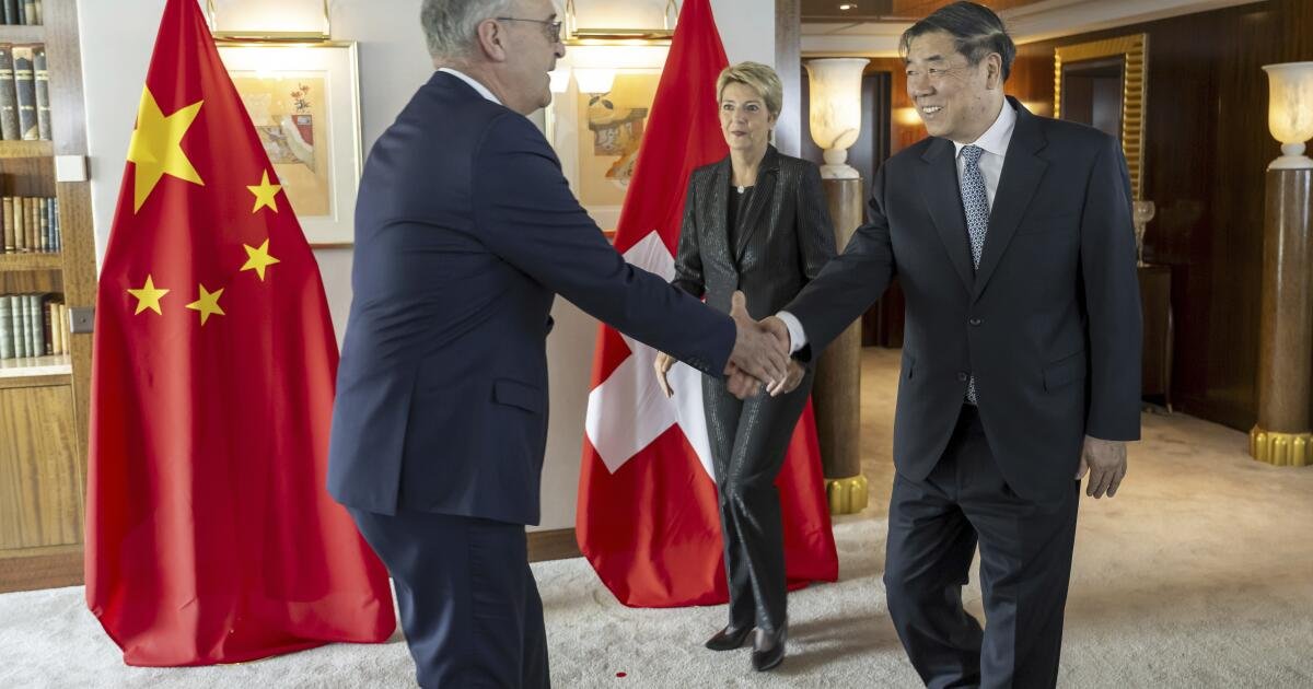 Las tarifas de US-China se realizan en curso en Ginebra, continuarán el domingo