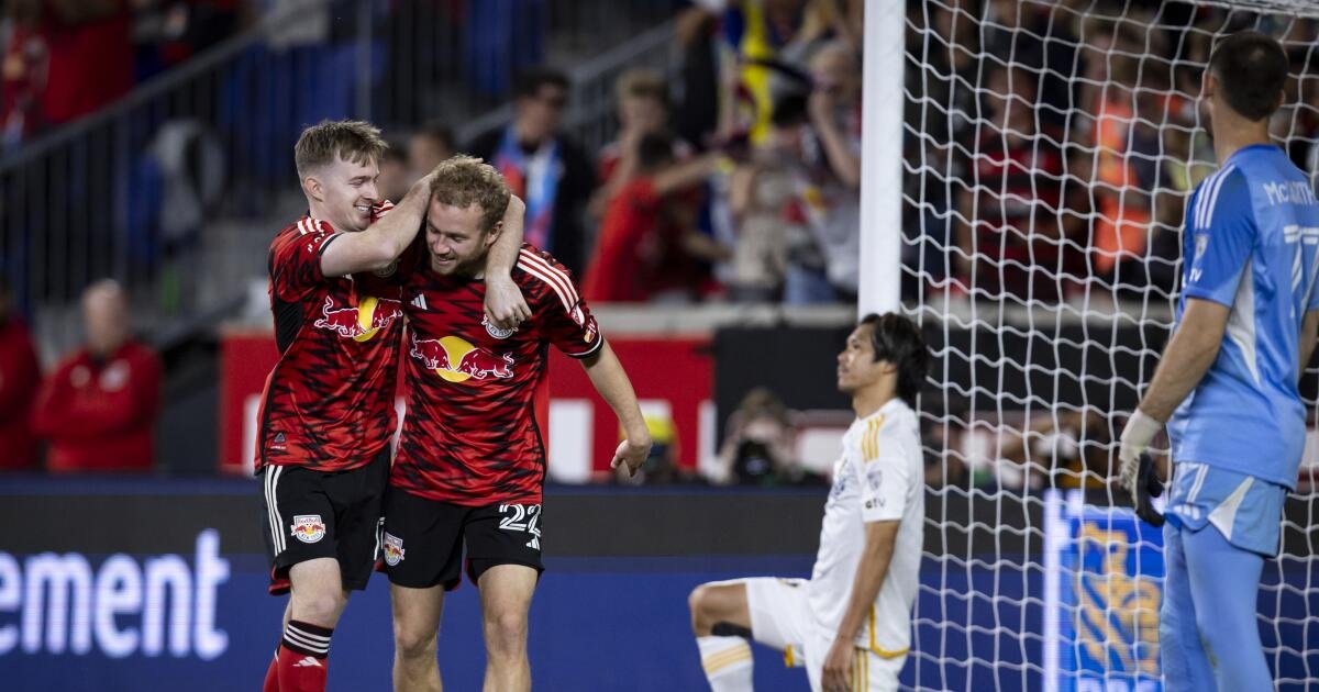 Galaxy extiende la racha sin victorias del registro de la MLS con 7-0 derrota en la carretera ante Red Bulls