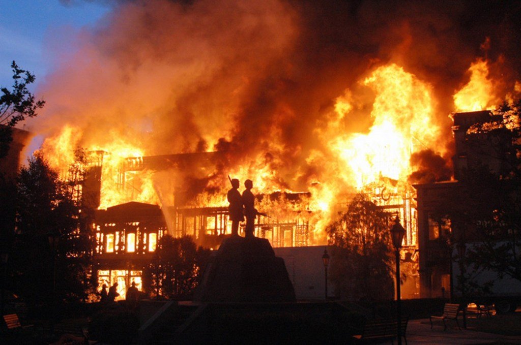 Hoy en la historia: 1 de junio, grabaciones invaluadas destruidas en Universal Studios Fire